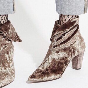 Free People Sz. 9 Moonlight Crushed Velvet Bootie